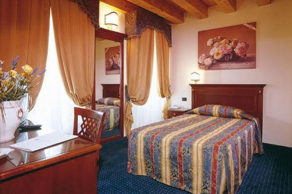 Hotel Villa Dei Carpini Oderzo Exterior foto